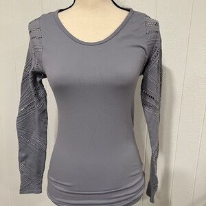 FABLETICS lavender workout shirt long sleeves lacey accents EUC Size small